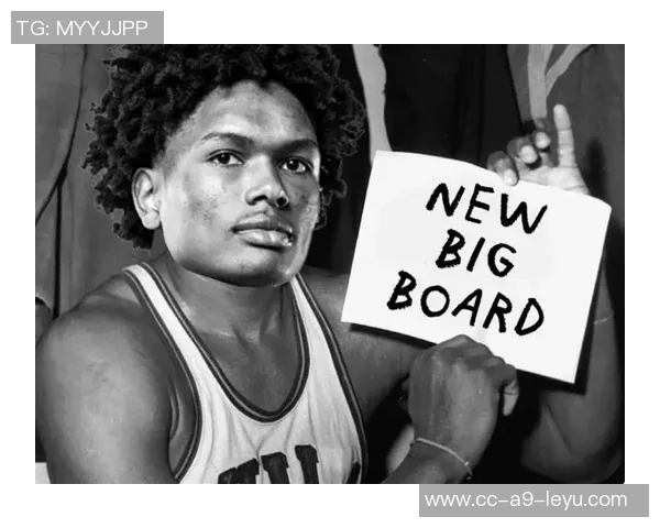 键盘侠新视角揭示阿门犯规真相期待火金季后赛抢七裁判应避免干扰比赛